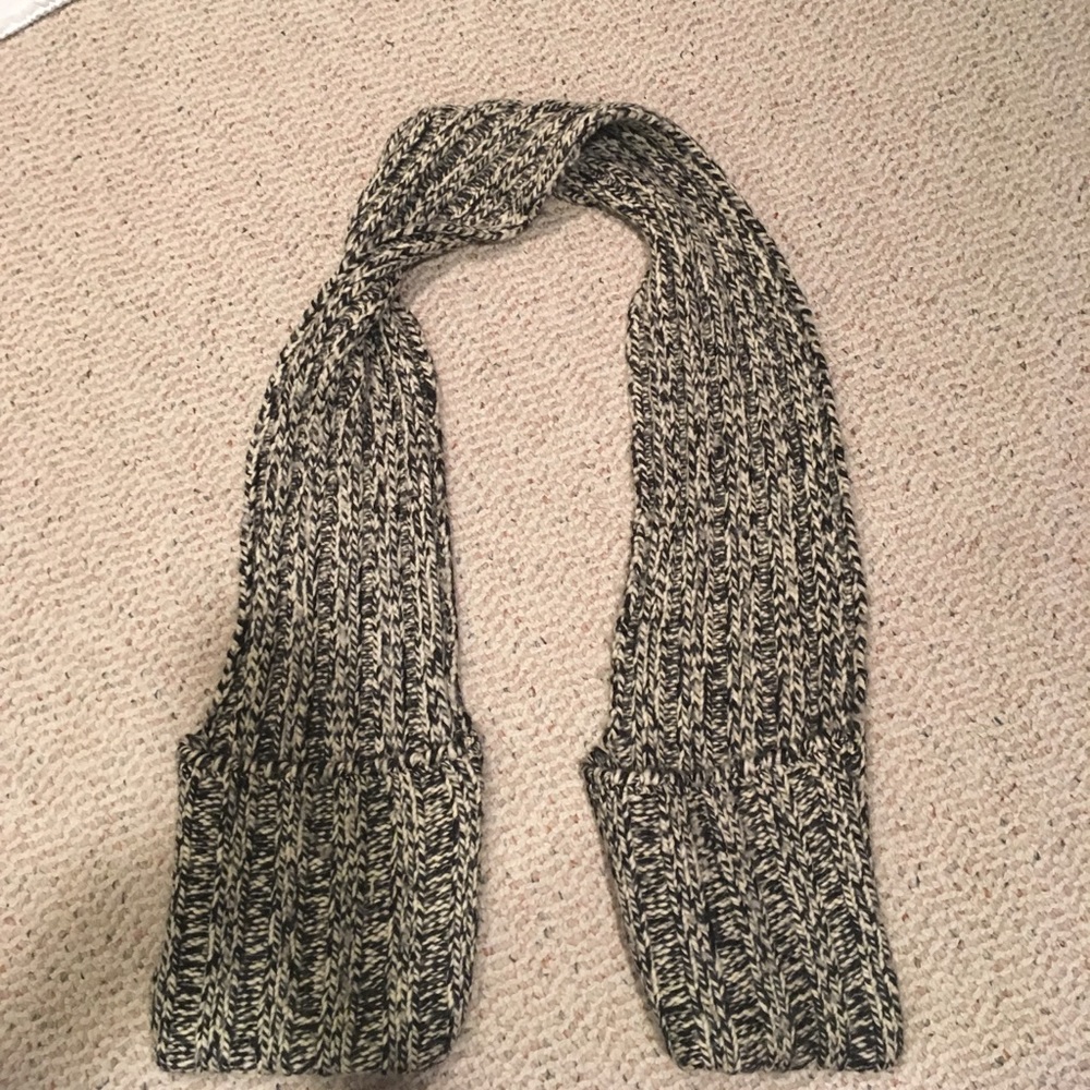 Ralph Lauren scarf with hand pockets.